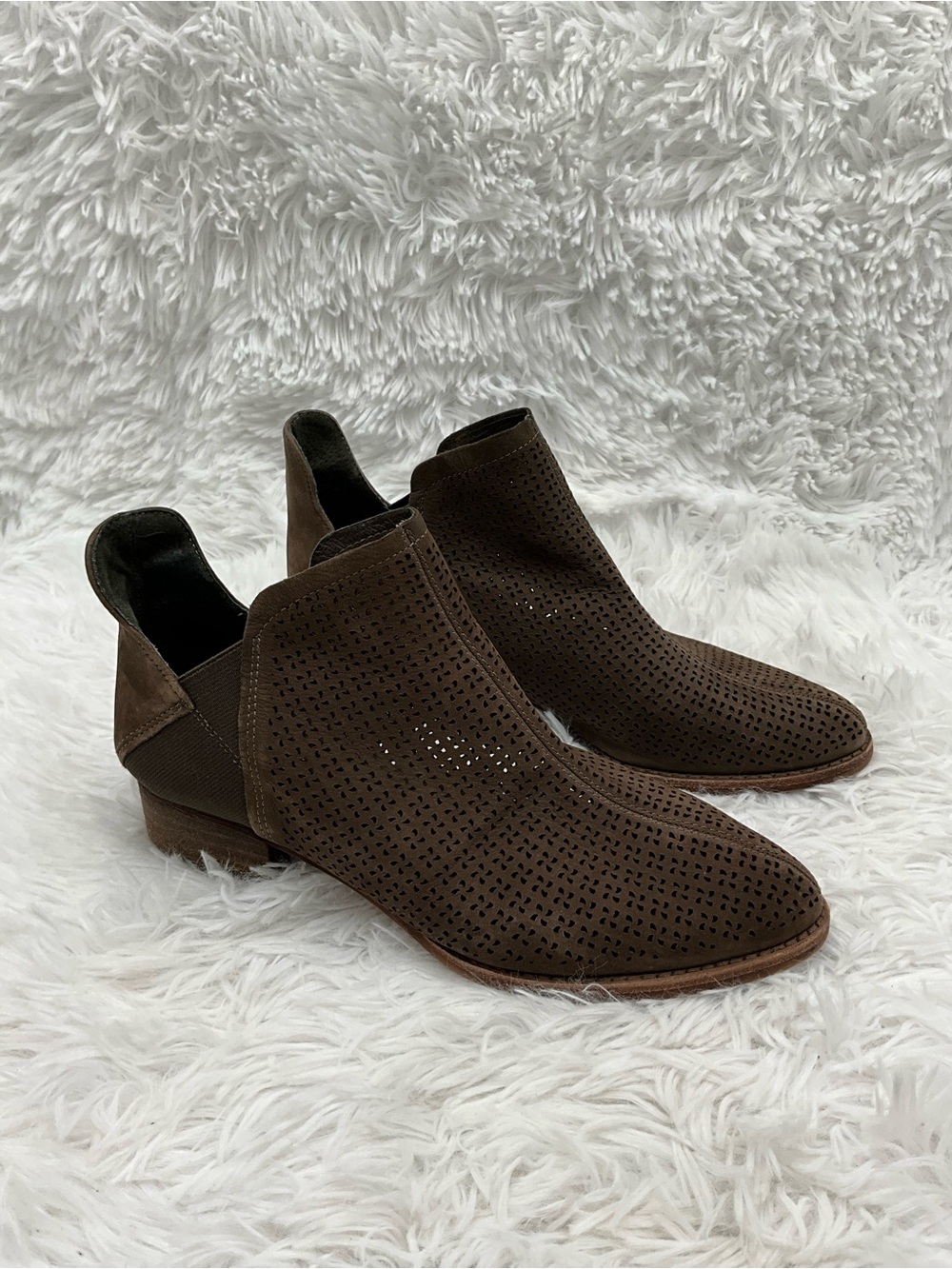 Vince Camuto Celena Booties Size 6 Brown Perforated Suede Ankle Booties